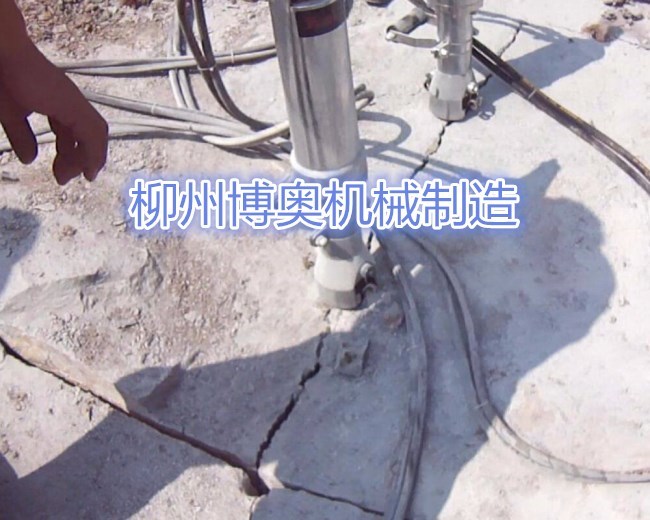 岩石劈裂機的使用維護決定設備的使用壽命